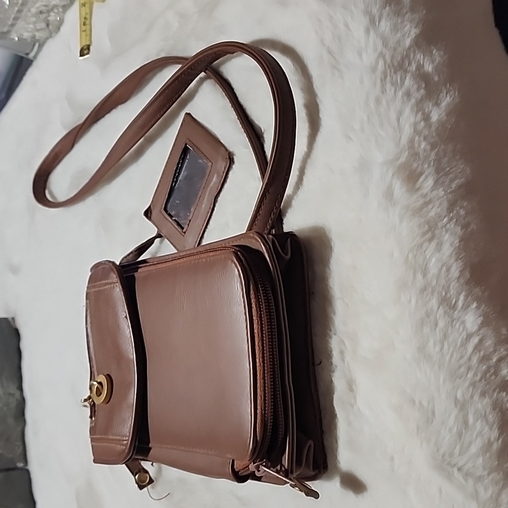 MICHAEL STEVEN'S CROSSBODY EXPANSION BAG. - Picture 1 of 8